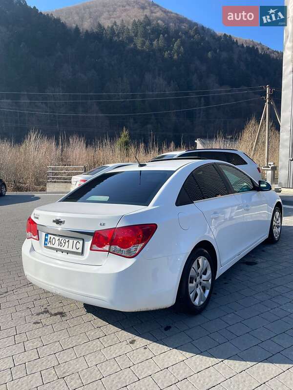 Седан Chevrolet Cruze 2014 в Міжгір'ї