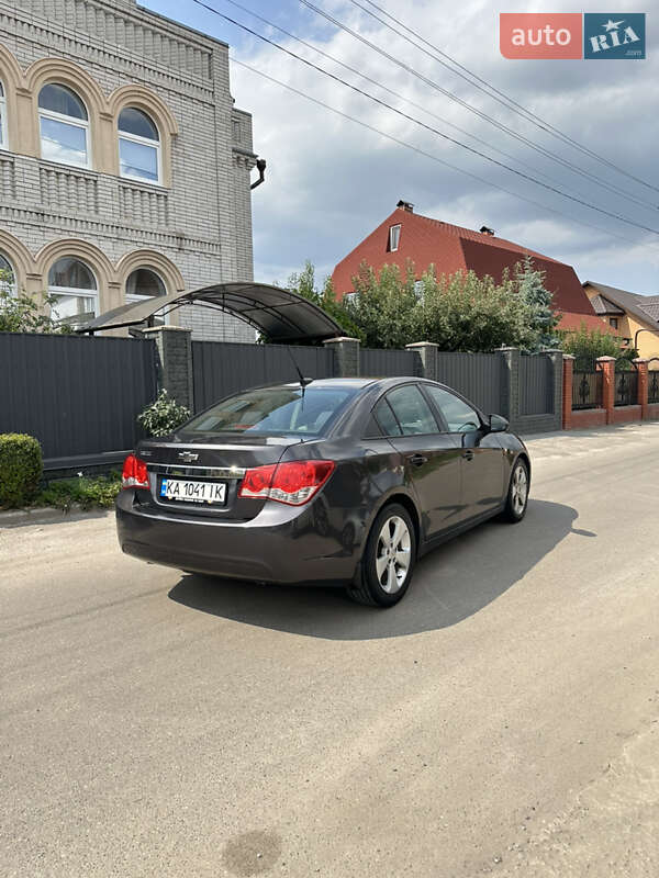 Седан Chevrolet Cruze 2013 в Киеве
