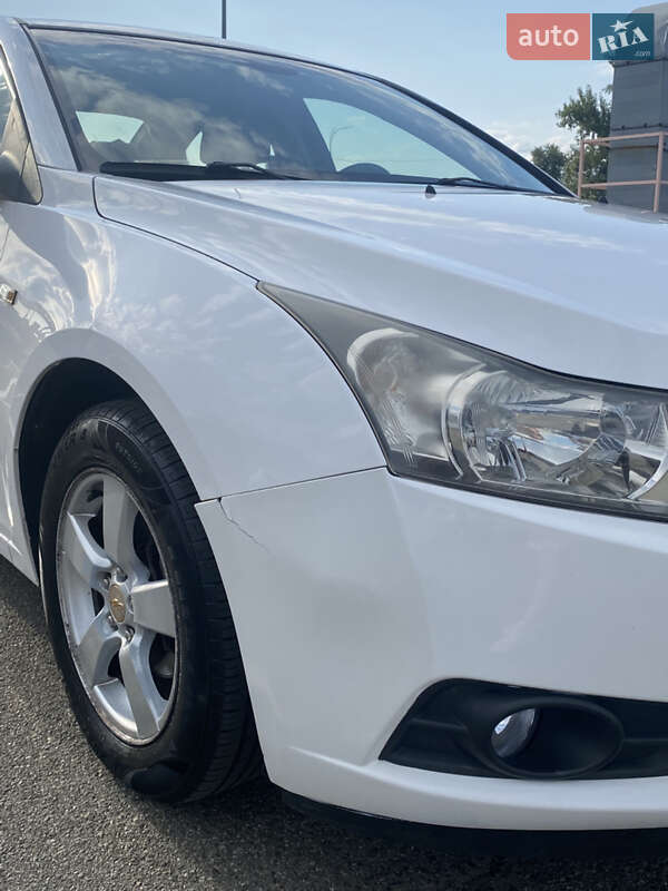 Седан Chevrolet Cruze 2009 в Киеве фото 16 Седан Chevrolet Cruze 2009 в Киеве
