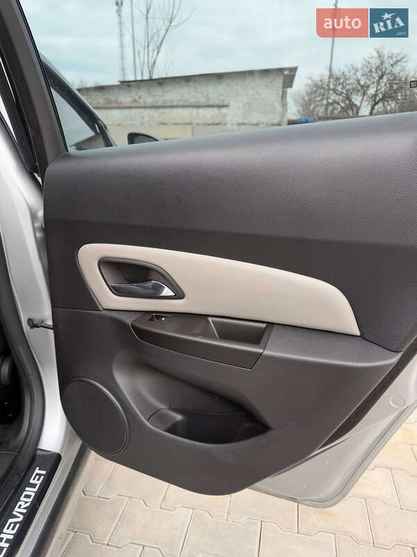 Седан Chevrolet Cruze 2011 в Одесі