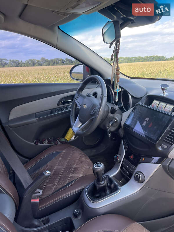 Седан Chevrolet Cruze 2010 в Полтаві