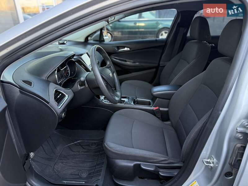 Седан Chevrolet Cruze 2018 в Киеве