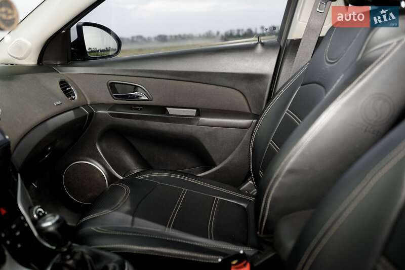 Седан Chevrolet Cruze 2012 в Котельві