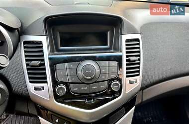 Седан Chevrolet Cruze 2012 в Львові
