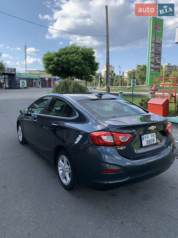 Седан Chevrolet Cruze 2017 в Киеве