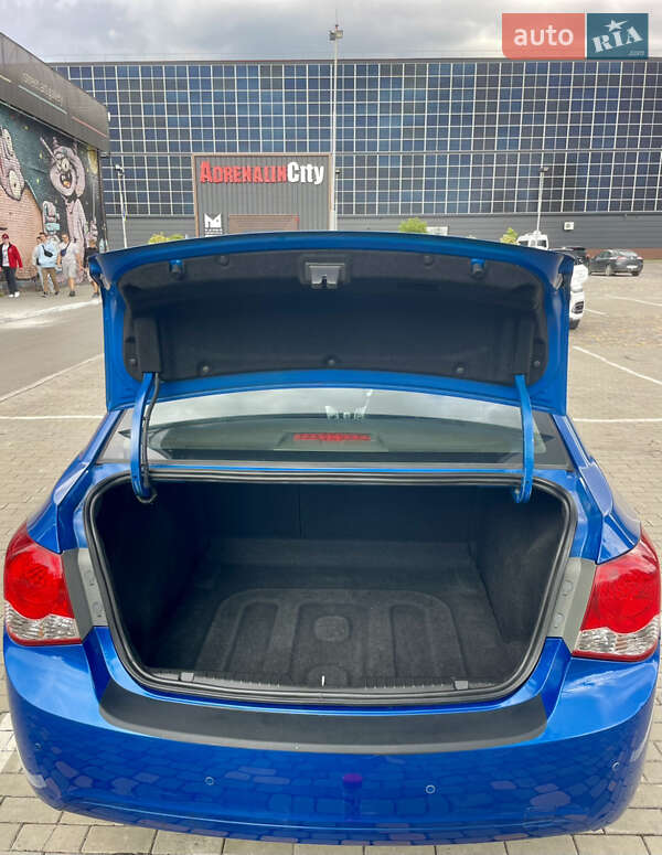 Седан Chevrolet Cruze 2011 в Луцьку