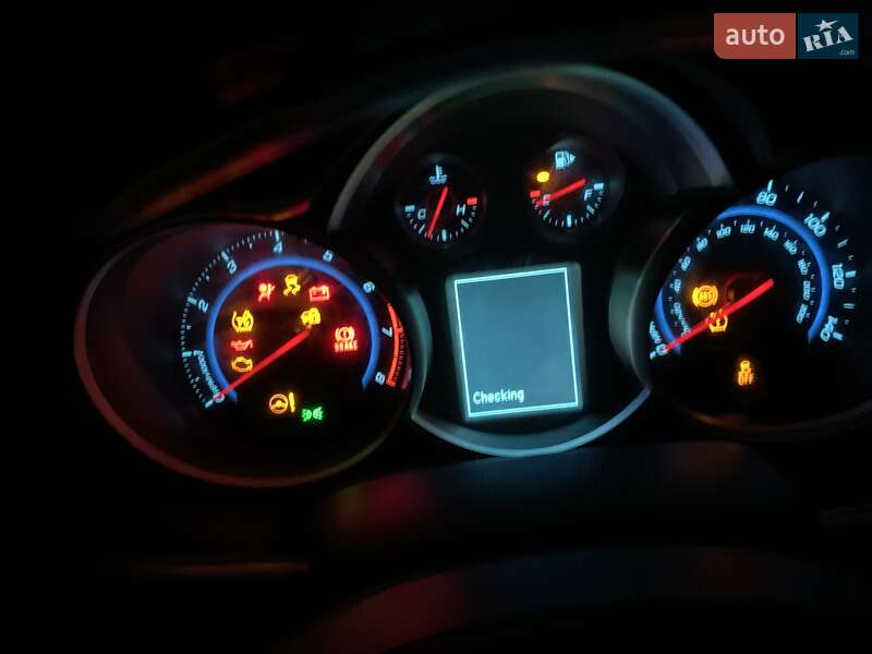 Седан Chevrolet Cruze 2012 в Львове