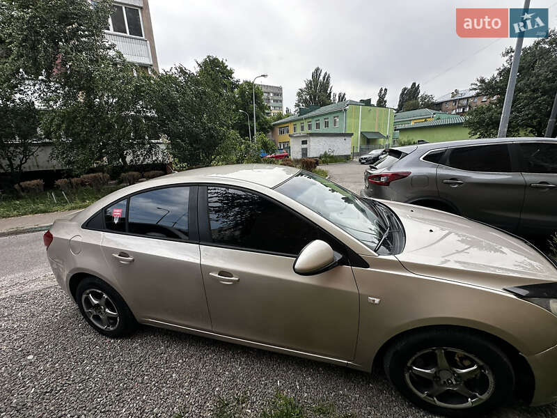 Седан Chevrolet Cruze 2011 в Киеве фото 6 Седан Chevrolet Cruze 2011 в Киеве