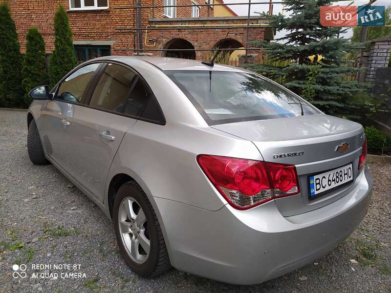 Седан Chevrolet Cruze 2010 в Шептицькому