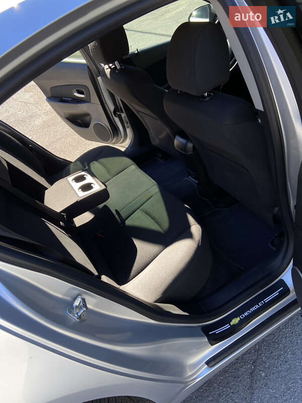 Седан Chevrolet Cruze 2012 в Шепетівці