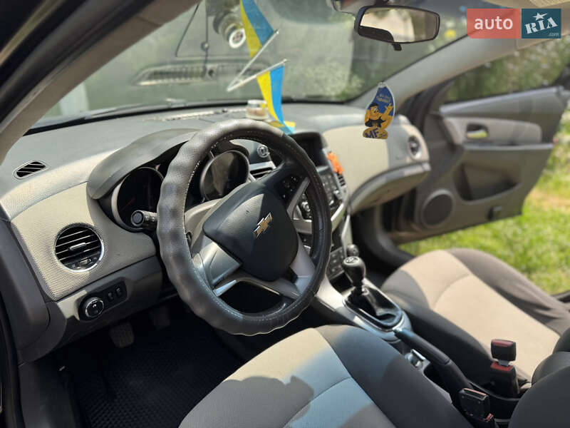 Седан Chevrolet Cruze 2010 в Подольске фото 8 Седан Chevrolet Cruze 2010 в Подольске