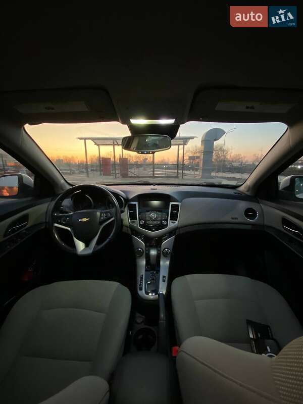 Седан Chevrolet Cruze 2013 в Киеве фото 5 Седан Chevrolet Cruze 2013 в Киеве