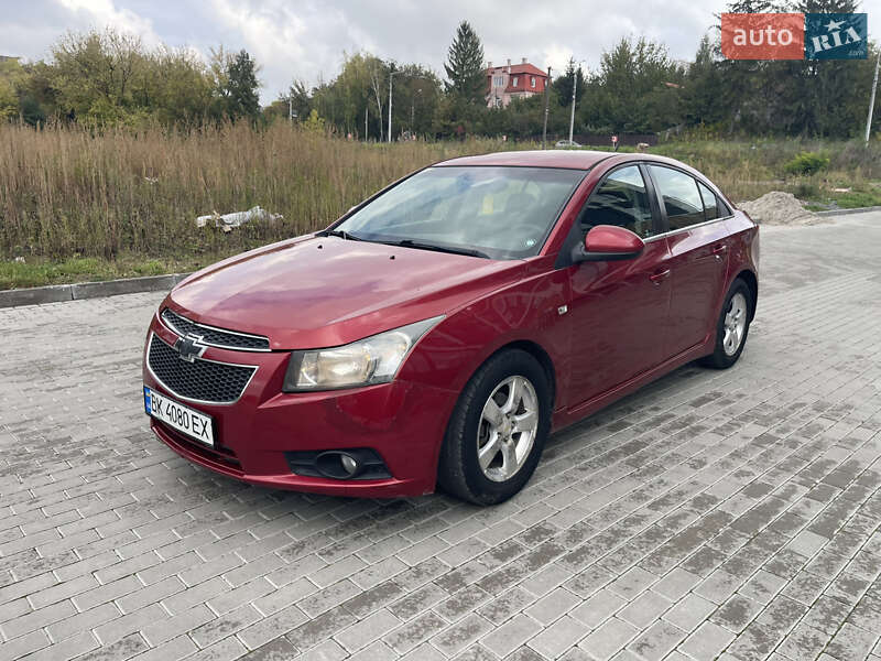 Седан Chevrolet Cruze 2011 в Ровно