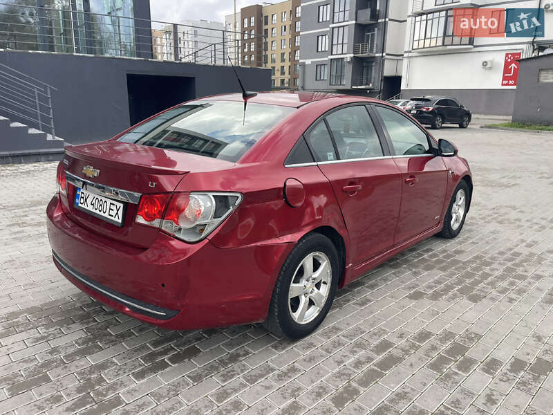 Седан Chevrolet Cruze 2011 в Ровно
