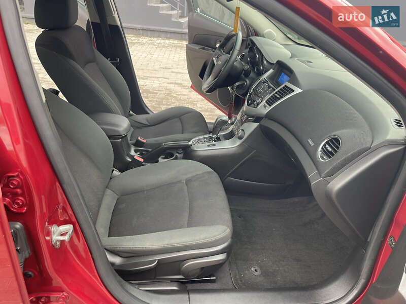 Седан Chevrolet Cruze 2011 в Ровно