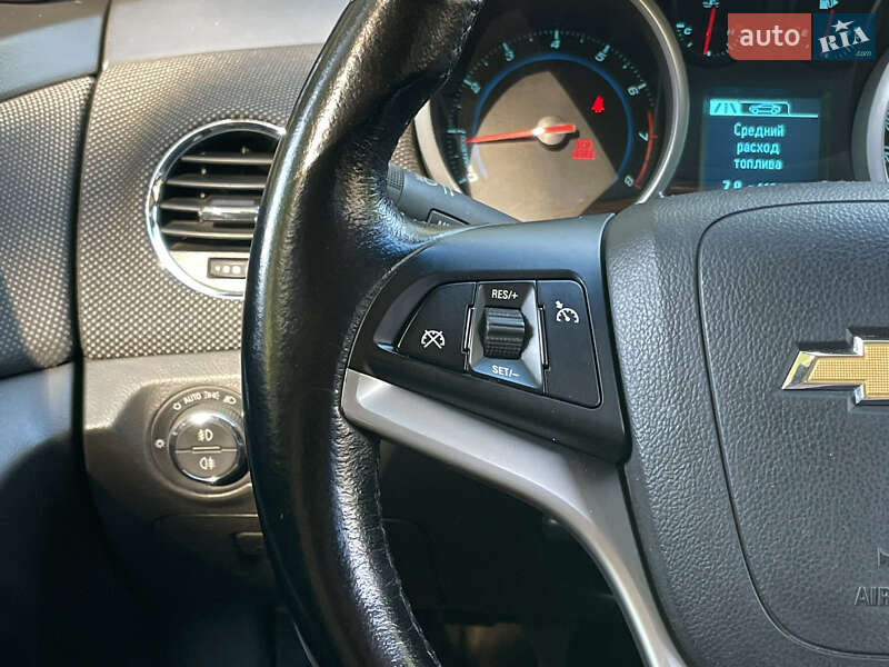 Хэтчбек Chevrolet Cruze 2014 в Киеве фото 15 Хэтчбек Chevrolet Cruze 2014 в Киеве