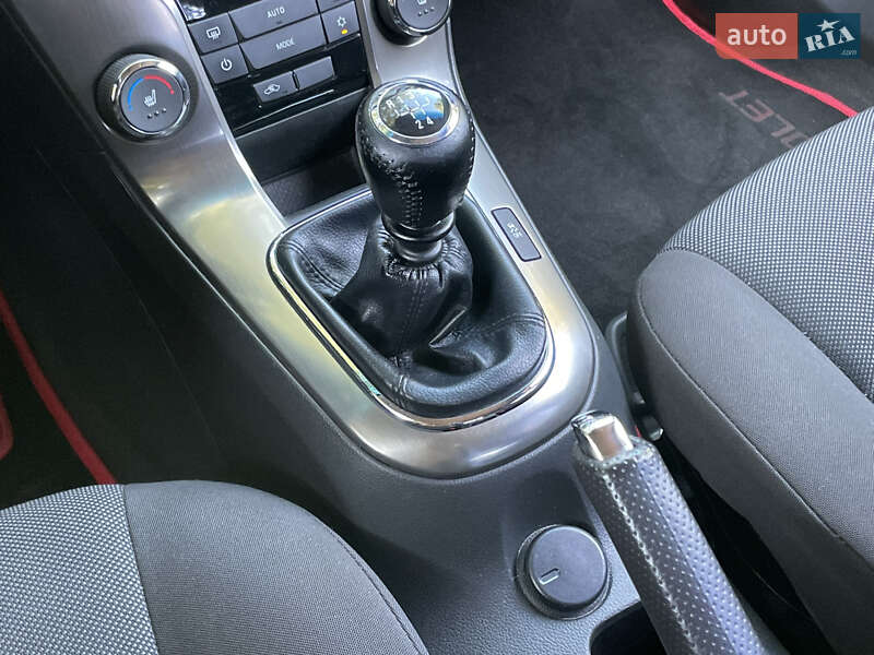 Хэтчбек Chevrolet Cruze 2014 в Киеве фото 23 Хэтчбек Chevrolet Cruze 2014 в Киеве