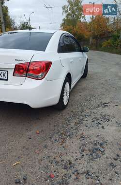 Седан Chevrolet Cruze 2010 в  фото 6 Седан Chevrolet Cruze 2010 в