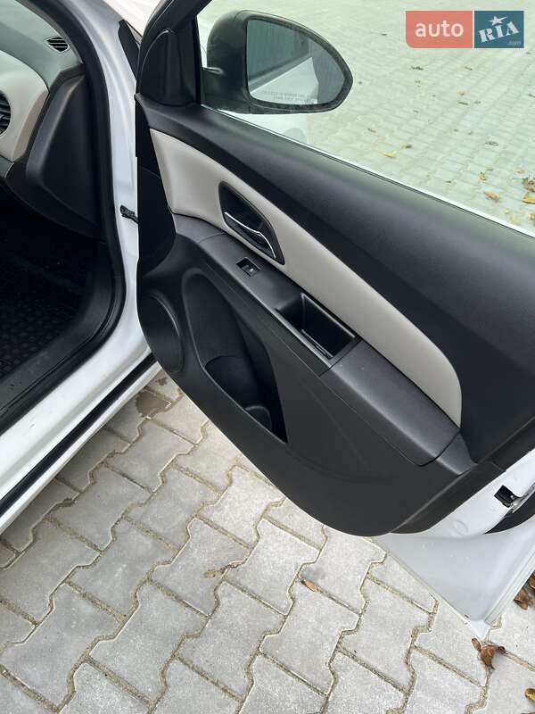 Седан Chevrolet Cruze 2012 в Тернополе
