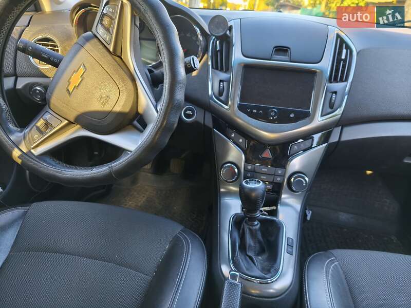 Хэтчбек Chevrolet Cruze 2013 в Полтаве