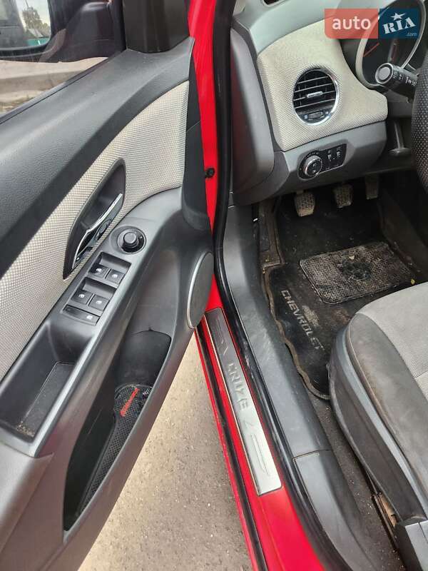 Седан Chevrolet Cruze 2010 в Виннице