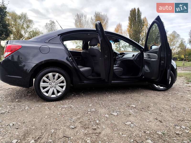 Седан Chevrolet Cruze 2009 в Киеве фото 6 Седан Chevrolet Cruze 2009 в Киеве