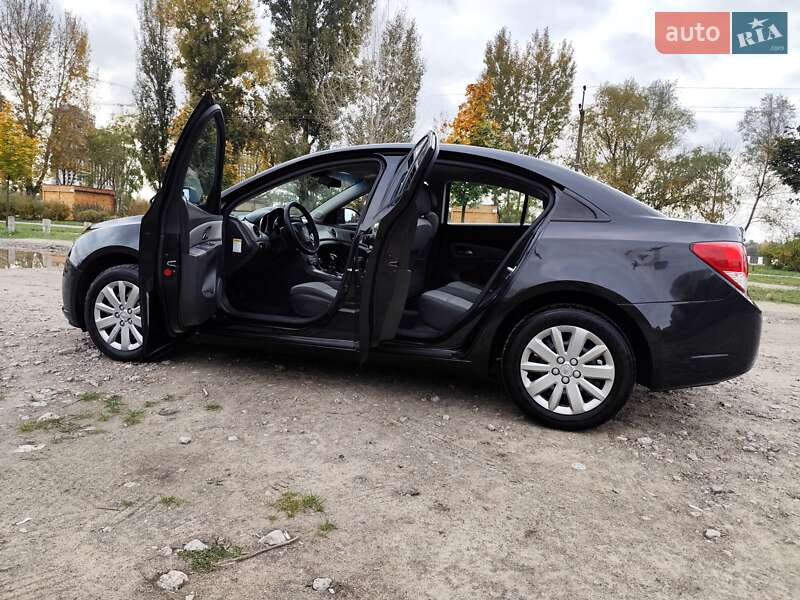 Седан Chevrolet Cruze 2009 в Киеве фото 15 Седан Chevrolet Cruze 2009 в Киеве