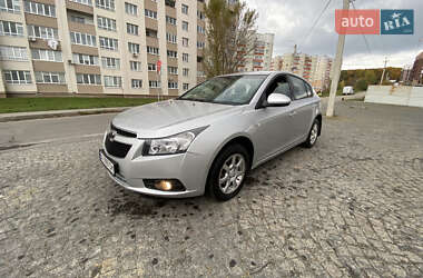 Хэтчбек Chevrolet Cruze 2012 в 
