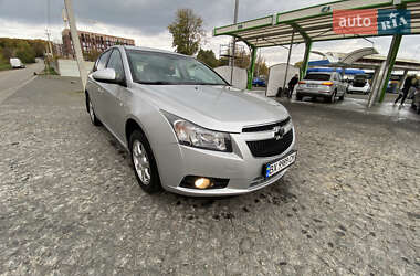 Хэтчбек Chevrolet Cruze 2012 в 