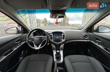 Хэтчбек Chevrolet Cruze 2012 в 