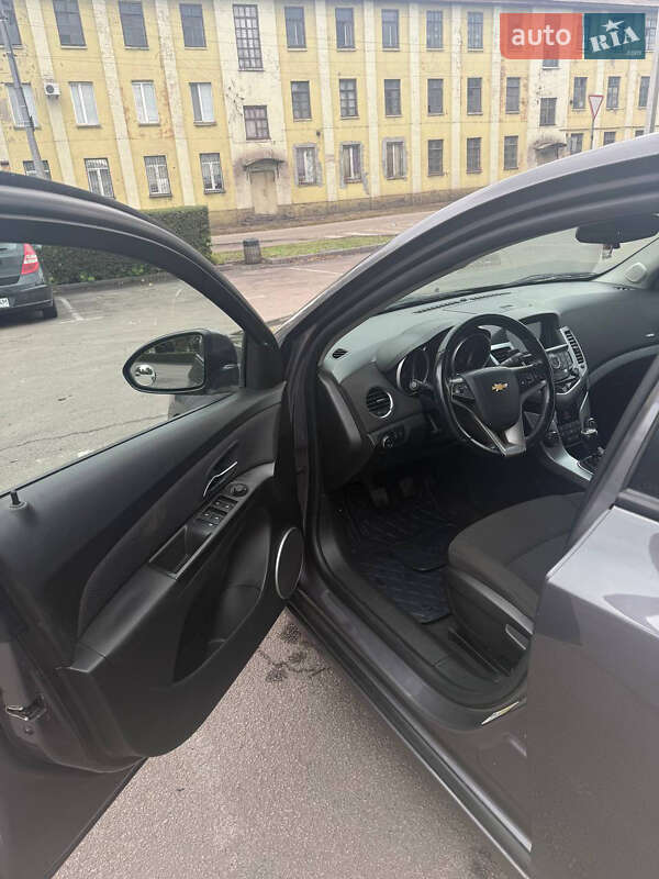 Хэтчбек Chevrolet Cruze 2012 в Каменском