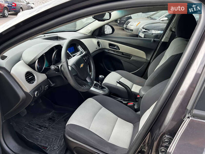 Седан Chevrolet Cruze 2014 в Днепре