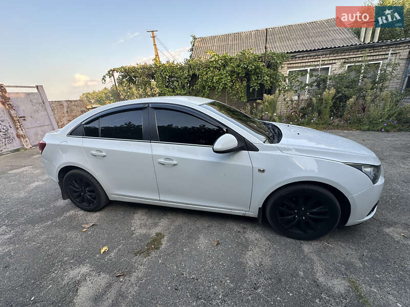 Седан Chevrolet Cruze 2010 в Каменском