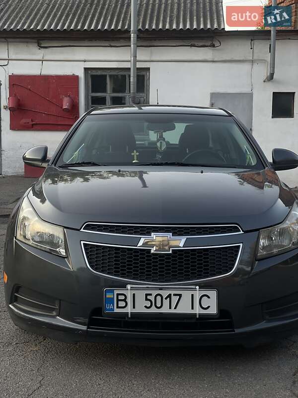 Седан Chevrolet Cruze 2013 в Полтаві