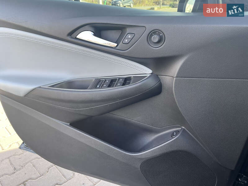 Седан Chevrolet Cruze 2018 в Черновцах