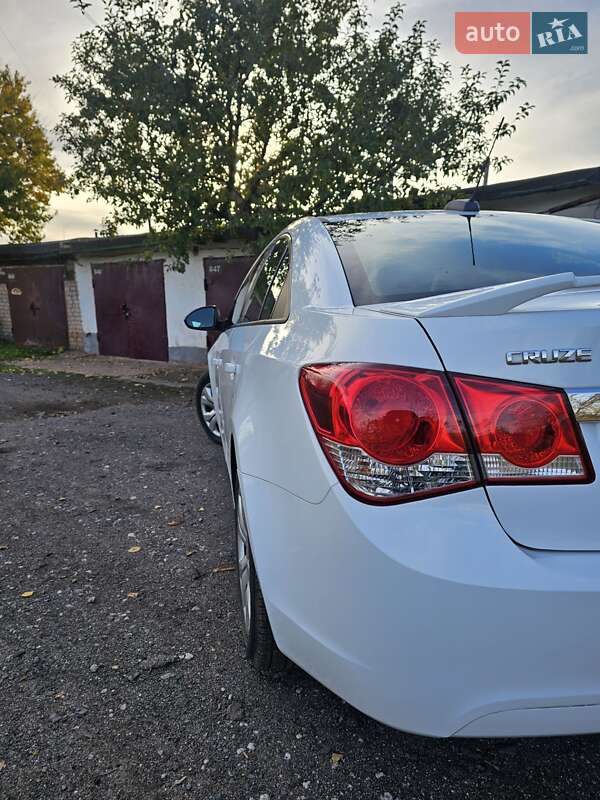 Седан Chevrolet Cruze 2015 в Кривому Розі