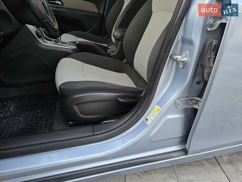 Седан Chevrolet Cruze 2011 в Ивано-Франковске
