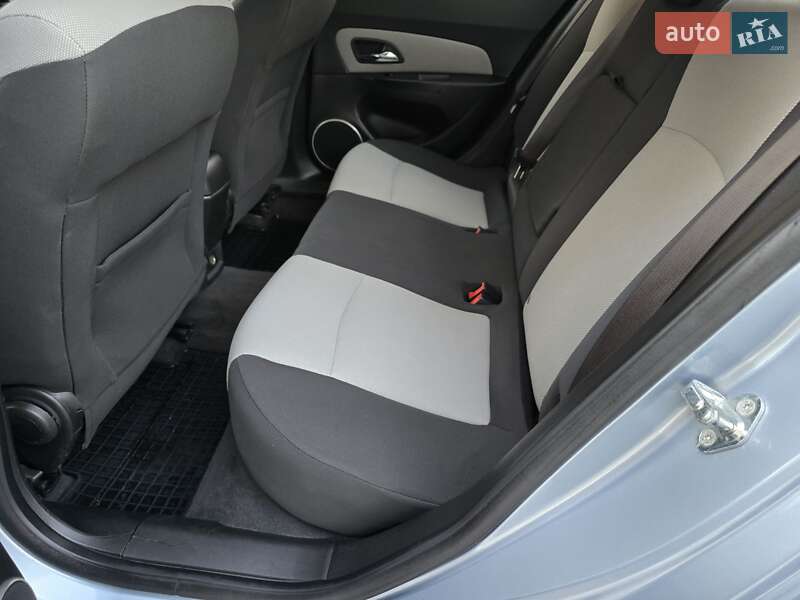 Седан Chevrolet Cruze 2011 в Ивано-Франковске