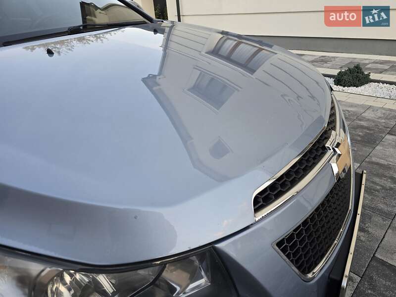 Седан Chevrolet Cruze 2011 в Ивано-Франковске