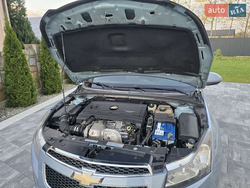 Седан Chevrolet Cruze 2011 в Ивано-Франковске