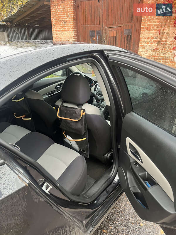 Седан Chevrolet Cruze 2014 в Чернігові