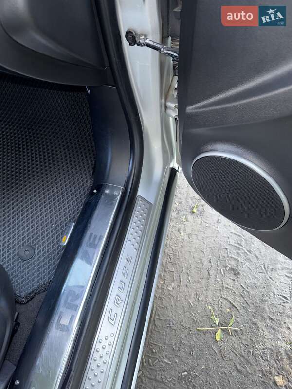Седан Chevrolet Cruze 2011 в Днепре фото 5 Седан Chevrolet Cruze 2011 в Днепре