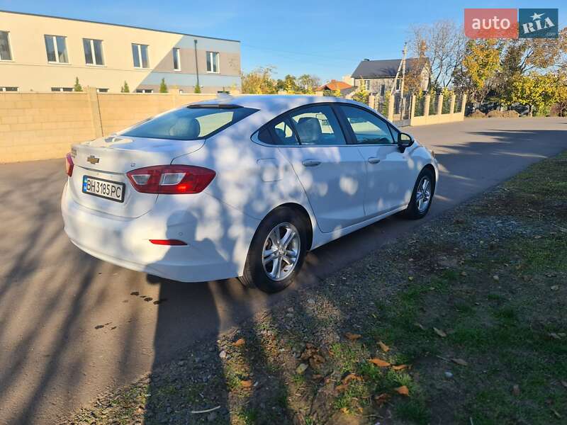 Седан Chevrolet Cruze 2016 в Черноморске