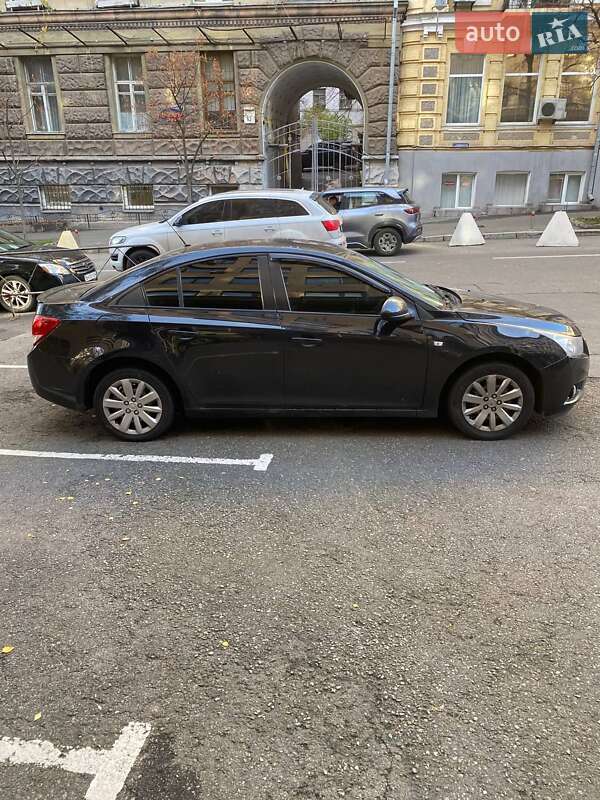 Седан Chevrolet Cruze 2011 в Киеве фото 6 Седан Chevrolet Cruze 2011 в Киеве