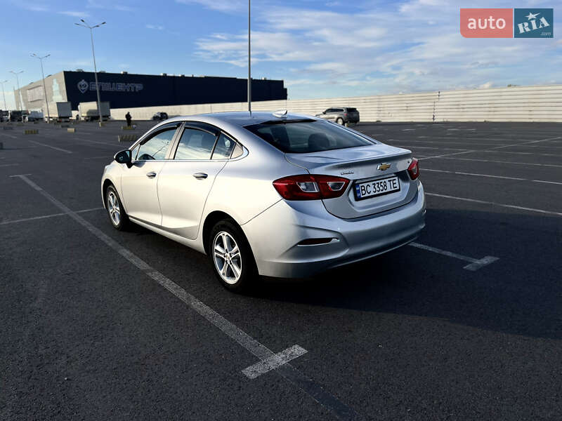 Седан Chevrolet Cruze 2017 в Львове