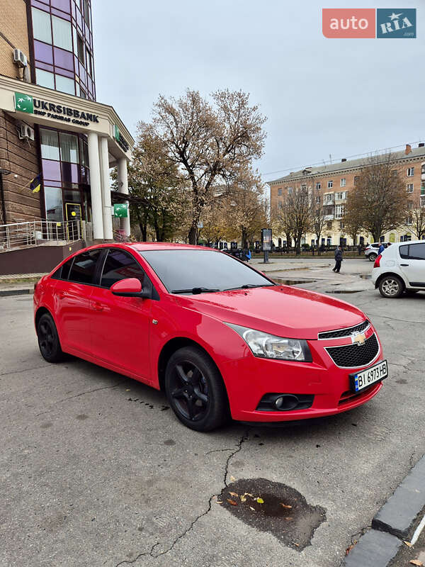 Седан Chevrolet Cruze 2010 в Полтаве
