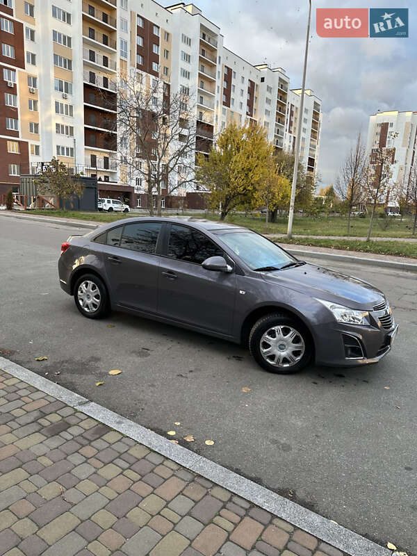 Седан Chevrolet Cruze 2014 в Киеве