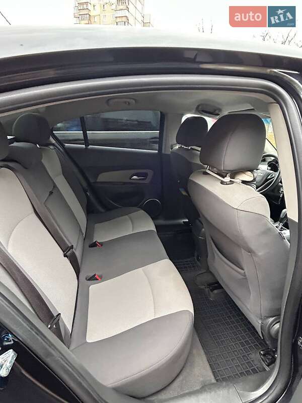 Седан Chevrolet Cruze 2010 в Киеве фото 18 Седан Chevrolet Cruze 2010 в Киеве