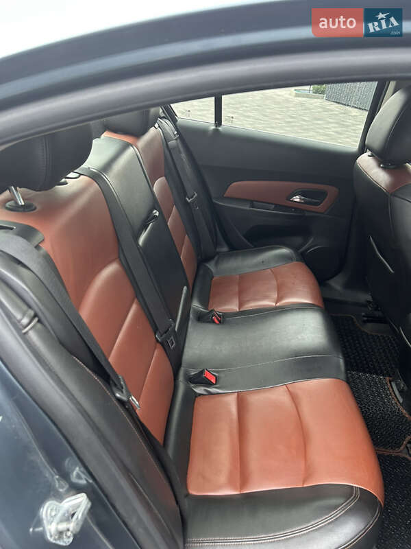 Седан Chevrolet Cruze 2012 в Полтаве