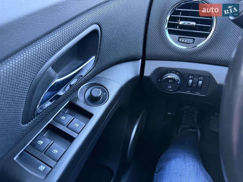 Седан Chevrolet Cruze 2014 в Луцке фото 24 Седан Chevrolet Cruze 2014 в Луцке